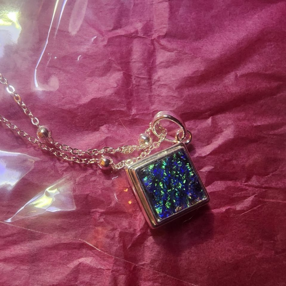Style dots necklace , new in package blue, green stone retail $47